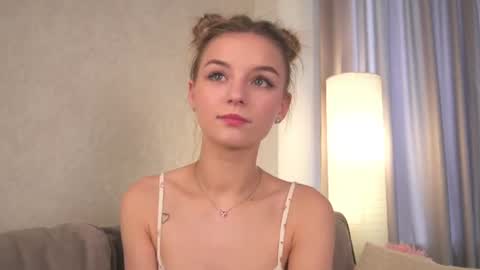 Polly online show from June 25, 1:13 pm