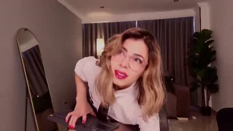 Maite online show from July 28, 1:32 pm