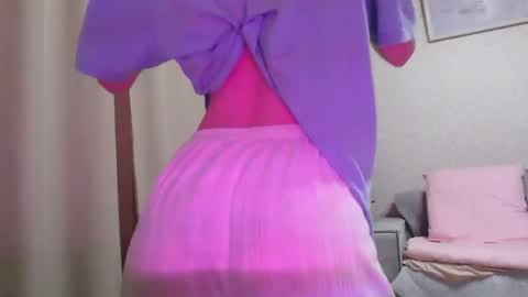 JIN online show from November 20, 6:42 pm