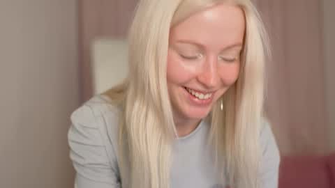 Snapshot of my_stella chatting on March 2, 2:36 pm STELLA Im here today online show from March 2, 2:36 pm