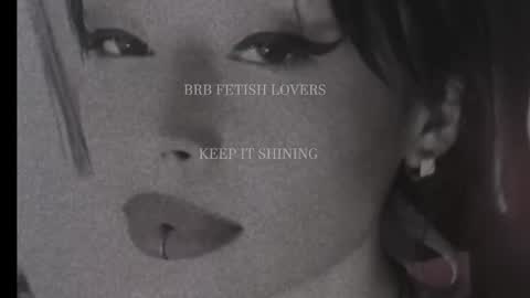 Lola online show from November 17, 9:15 pm