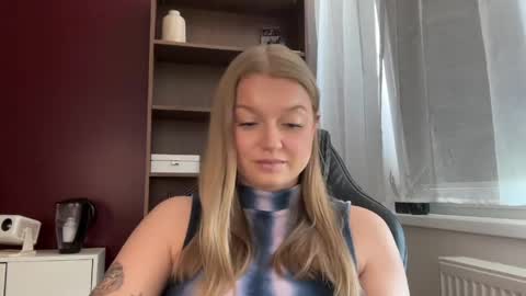 Erica online show from June 2, 12:06 pm