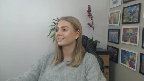 Erica online show from December 22, 12:08 pm