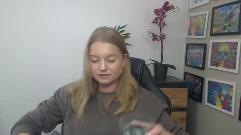 Erica online show from February 8, 12:09 pm