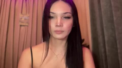 UR GIRL NEXTDOOR online show from March 19, 7:24 am