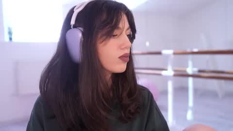 Snapshot of mystica_ chatting on September 30, 8:31 am MILLI online show from September 30, 8:31 am