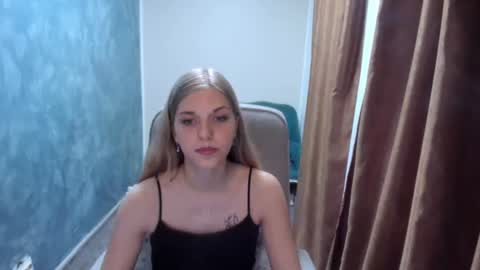 mysticaluna06 online show from July 25, 4:19 am