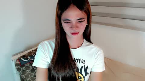 Krestine Mae online show from July 3, 3:23 am