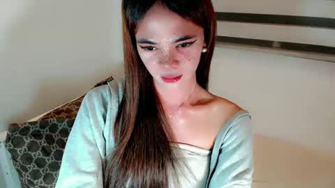 Krestine Mae online show from June 25, 5:34 am