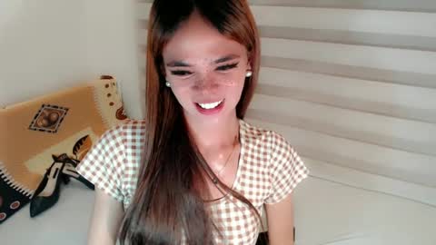 Krestine Mae online show from June 11, 7:27 am