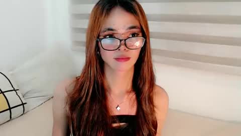 Krestine Mae online show from May 30, 9:22 pm