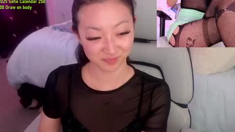 Snapshot of mysweetsofie1 chatting on February 19, 1:40 am MySweetSofie online show from February 19, 1:40 am