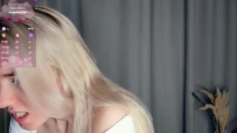 Olivia or just olive online show from November 24, 8:00 pm