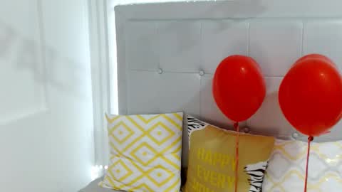 naahia__clark online show from February 14, 10:04 pm