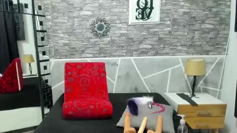 naahomi online show from December 24, 11:28 am