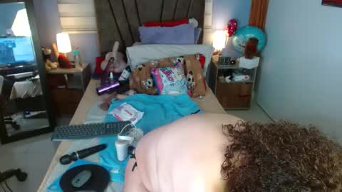 nadia_84 online show from October 1, 1:54 am