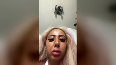 nadianoble online show from February 27, 11:10 am