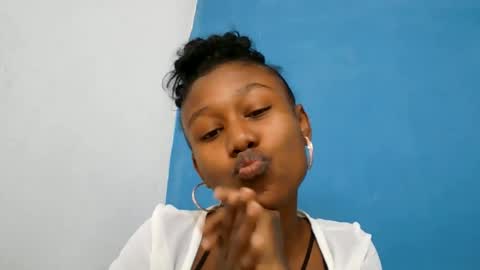 nah296652 online show from July 4, 6:20 am