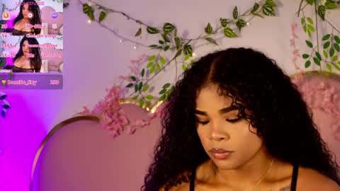 NahiaraReina  online show from April 1, 2:36 pm