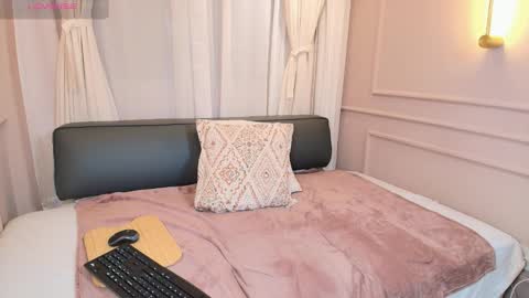 Nahomi online show from November 8, 8:47 pm