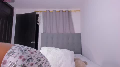 Laura online show from February 26, 11:59 pm