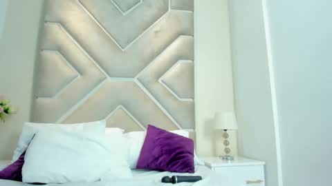 NAHOMY online show from December 17, 6:12 pm