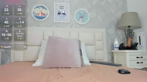 naia_cox online show from October 18, 5:10 am