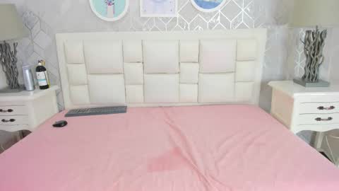 naia_cox online show from March 13, 4:25 am