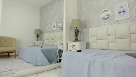naia_cox online show from June 11, 3:58 am