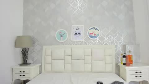 naia_cox online show from March 25, 8:50 am