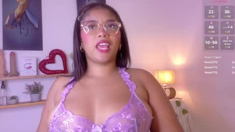 nairagold_ online show from June 8, 1:39 am