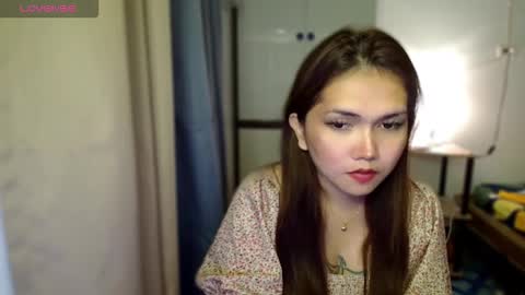Snapshot of naisha143 chatting on October 3, 11:10 pm MARY MAE online show from October 3, 11:10 pm
