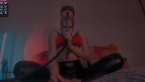 Snapshot of naked_psychologist chatting on February 5, 12:17 pm Asy no face  online show from February 5, 12:17 pm