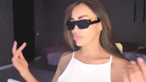 Lady online show from July 29, 1:33 pm