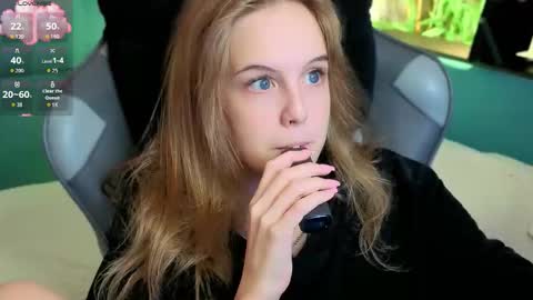 Snapshot of nanami_v02 chatting on September 21, 5:44 pm Merlizz  Julia  Emma online show from September 21, 5:44 pm