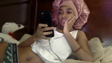 nanaonn online show from February 3, 4:01 pm