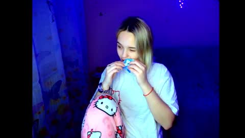 Nancy-Yuki online show from November 18, 4:30 pm