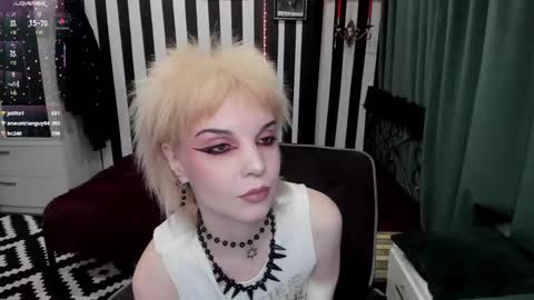 Snapshot of nancyaddams chatting on October 22, 11:43 pm Nancy online show from October 22, 11:43 pm