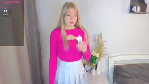 Hello im Lola online show from December 17, 4:16 am