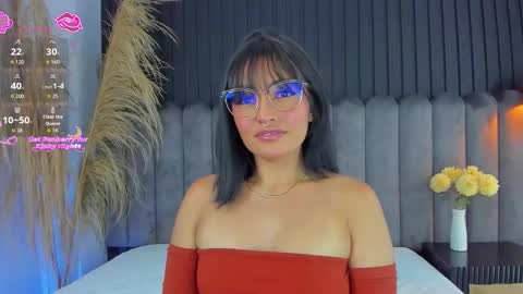 Nanda online show from February 8, 9:18 pm