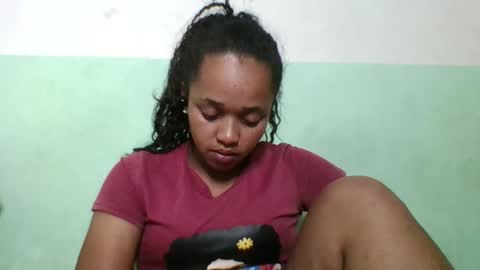 nandrianina416143 online show from May 10, 5:04 pm