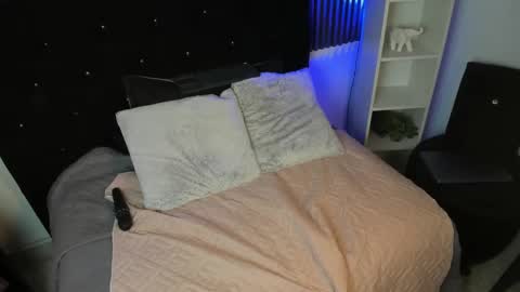 Snapshot of nanny_cute chatting on October 8, 4:28 am NANY online show from October 8, 4:28 am