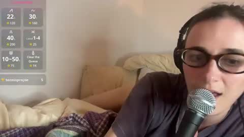 Naomi      online show from July 22, 4:35 am
