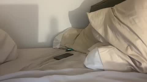 Naomi      online show from July 4, 2:51 am