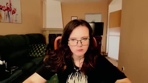 naomi_di online show from June 8, 6:14 am