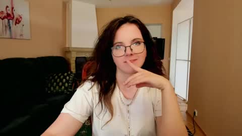 naomi_di online show from June 15, 1:22 pm