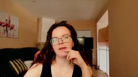 naomi_di online show from June 7, 7:04 am