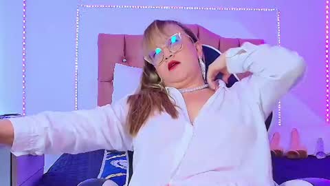 Naomi online show from June 16, 11:55 am