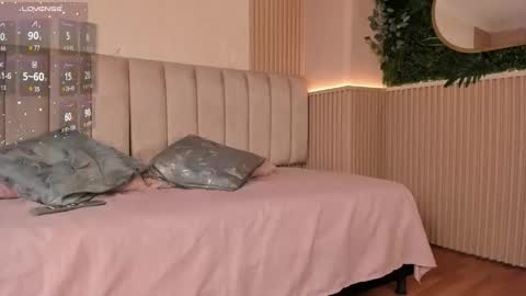 Naomi online show from June 2, 1:23 pm
