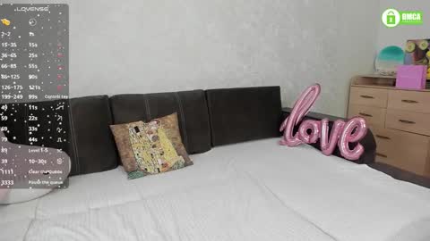 Snapshot of naomi_tara chatting on February 28, 11:47 am Naomi online show from February 28, 11:47 am